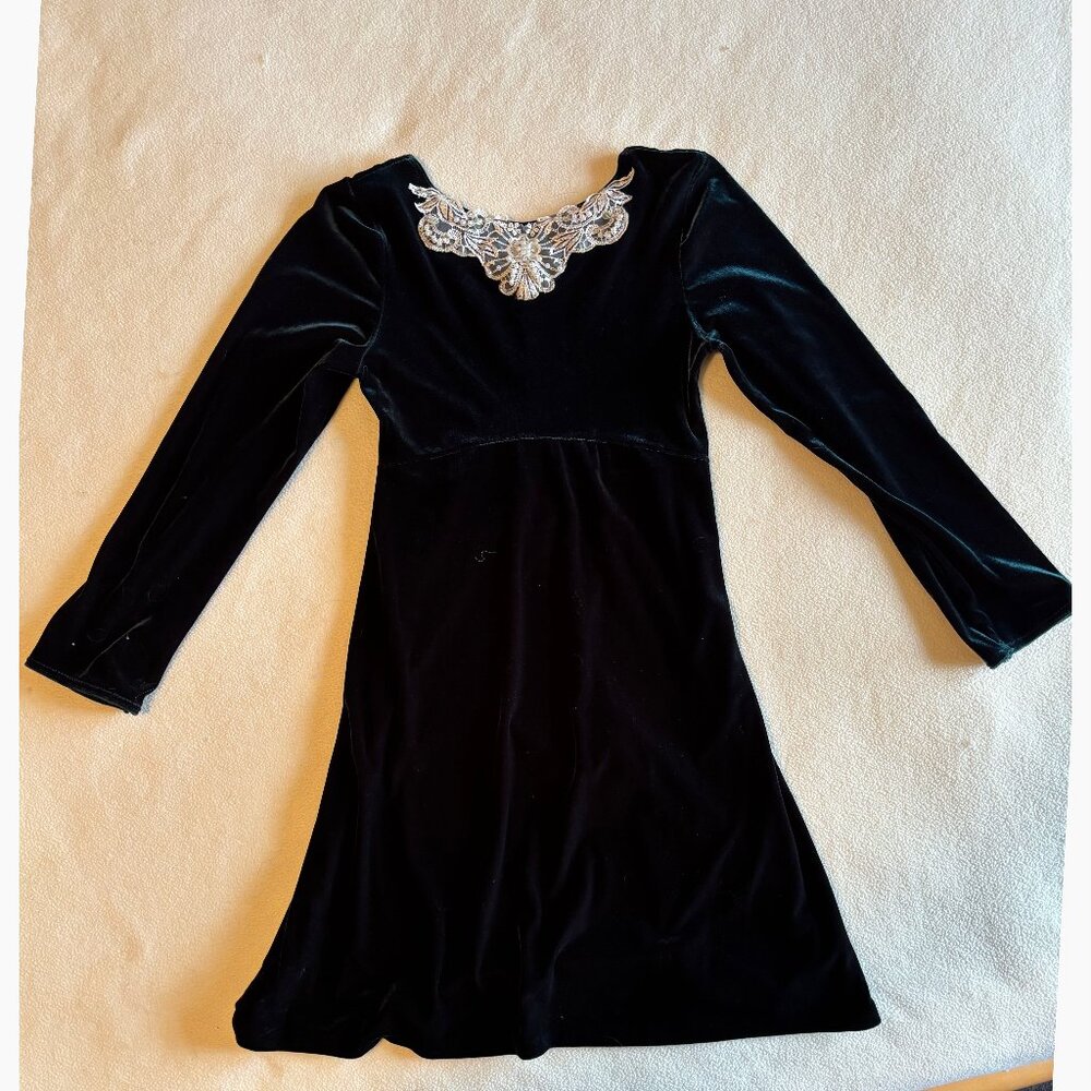 Girls Dark Green velvety dress with fancy collar